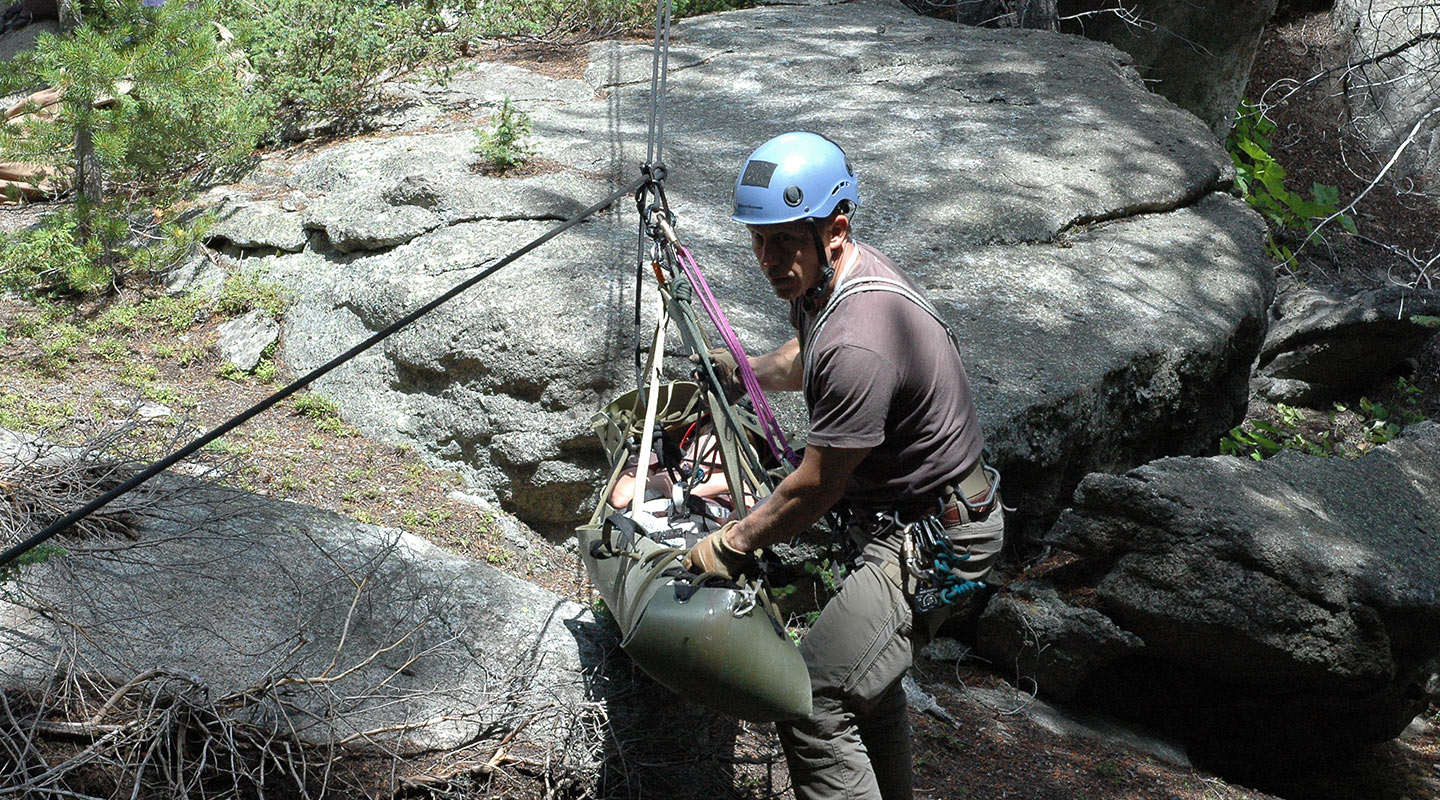 SMALL TEAM TECHNICAL ROPE RESCUE